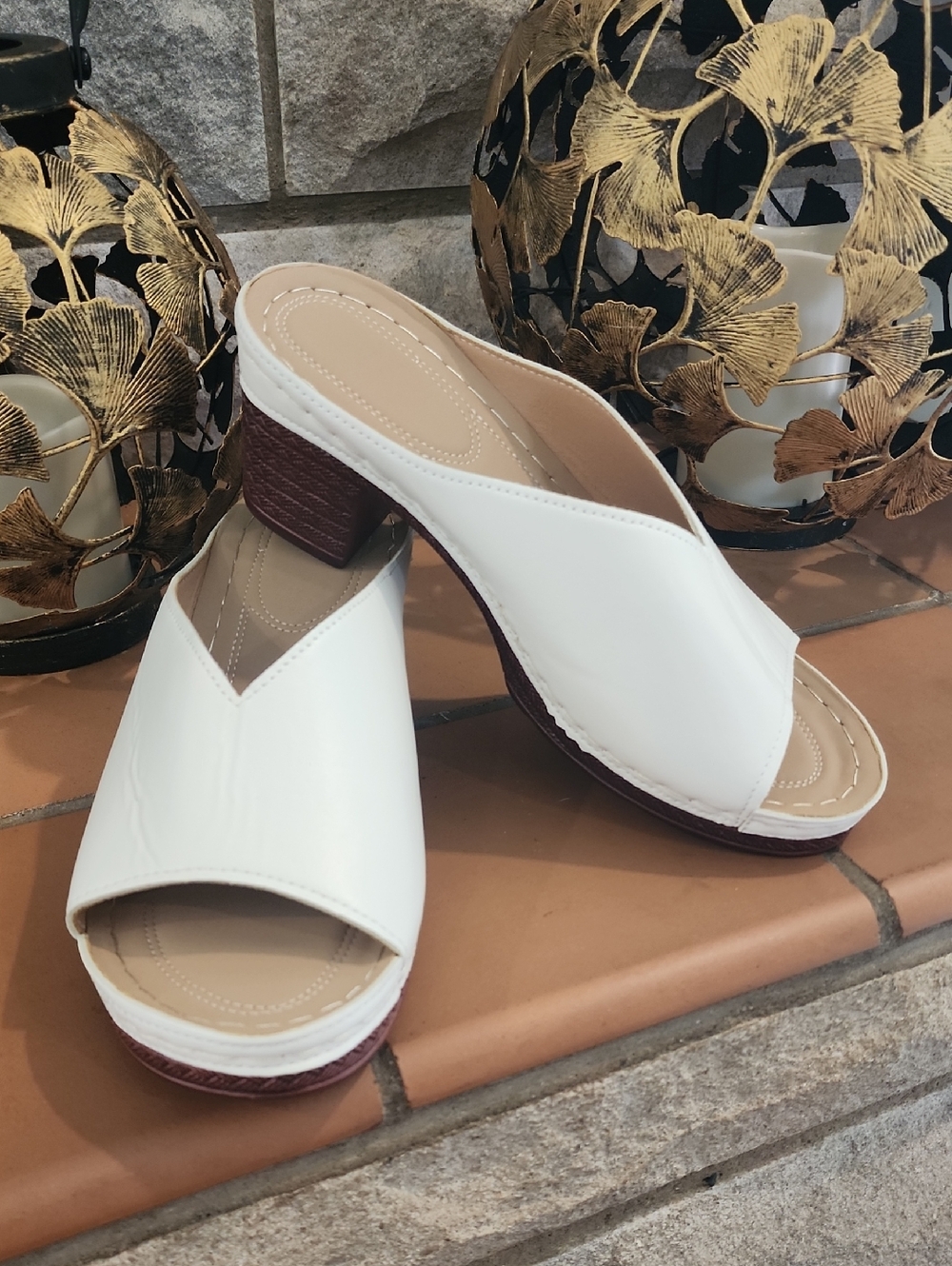 Non Branded White Sandals. Nwot